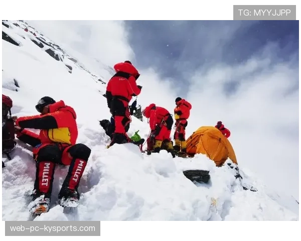 世界登山青年营成果汇报:选手体能与救援技能双提升,青年登山活动 世界登山青年营成果汇报:选手体能与救援技能双提升,青年登山活动